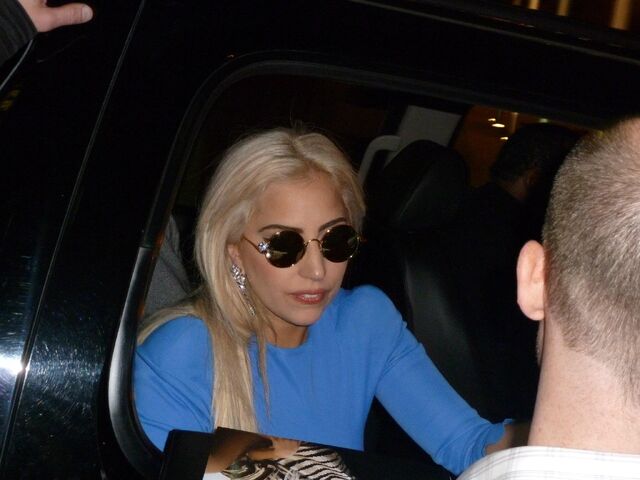 File:3-20-12 Leaving Gold Coast Hotel in Chicago.jpg