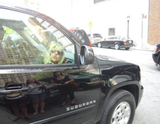 File:8-19-11 Leaving Hotel 001.png