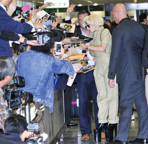 File:11-26-13 Arriving in Tokyo 004.jpg
