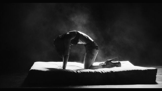 File:Applause Music Video 004.jpg