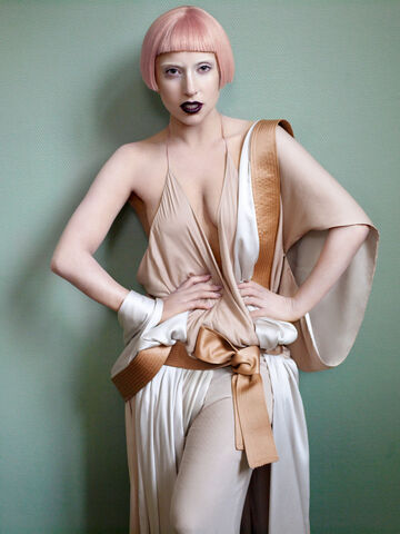 File:11-23-10 Mario Testino 008.jpg