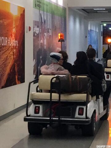 File:1-20-16 At LAX Airport in Los Angeles 001.jpg