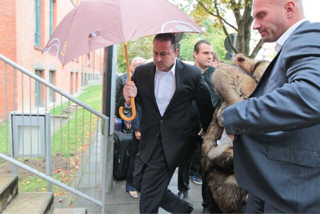 File:9-24-12 Arriving Hotel 002.jpg