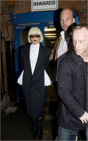 File:In London 8.jpg