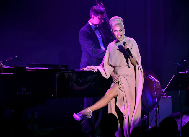 File:10-29-15 Performance at The amfAR Inspiration Gala in LA 001.jpg