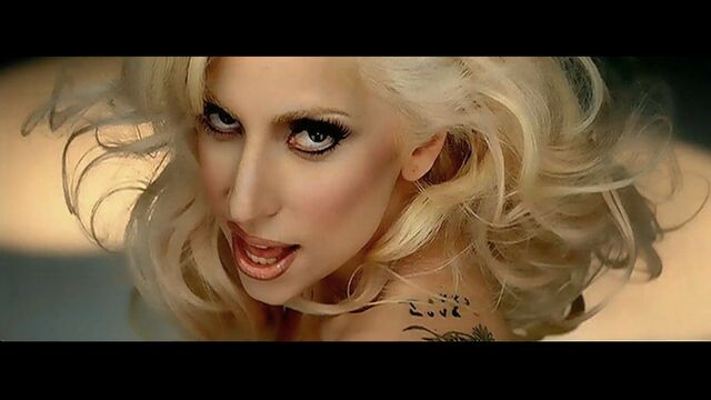 File:Video Phone feat Beyonce023.jpg