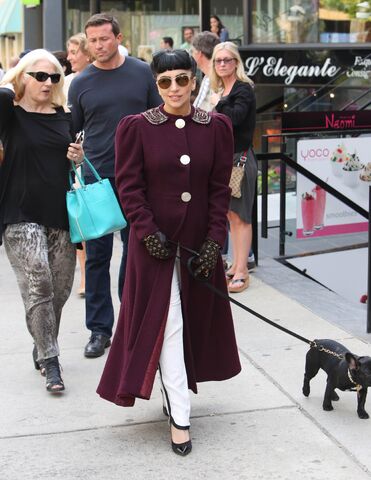 File:7-6-14 Heading at Vintage Stores in Toronto 001.jpg