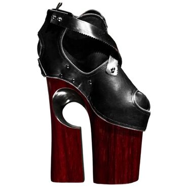 File:Omar Perez Stilett”O”s - Werk boots.jpg