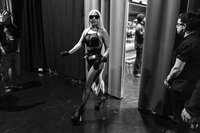 File:2-17-14 At The Tonight Show Starring Jimmy Fallon - Backstage 001.jpg
