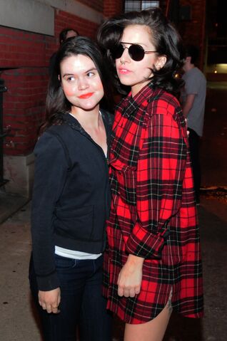 File:9-12-13 Leaving a recording studio in Chicago 003.jpg