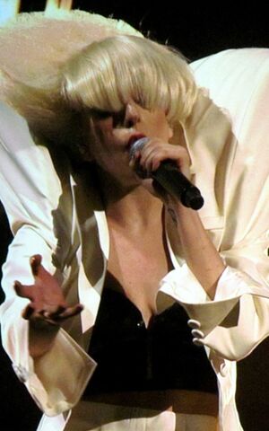 File:11-27-09 Monster Ball 003.jpg