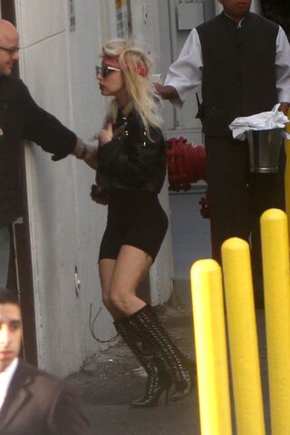 File:4-14-11 Arriving Studio in Miami 001.jpg