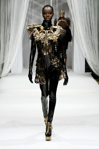 File:Lie Sang Bong - Fall 2009 RTW Metallic Zip-front dress.jpg