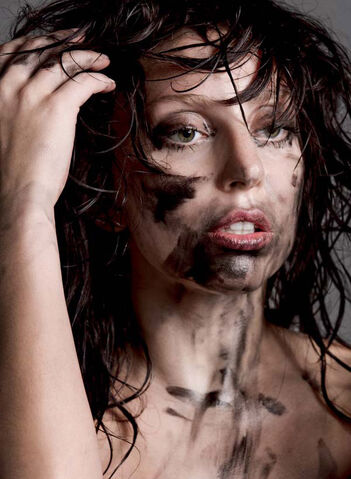 File:V Magazine No 85 version C 164.jpg