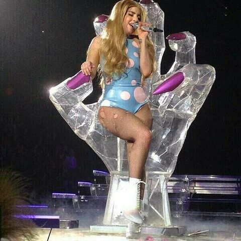 File:5-10-14 Do What U Want - artRAVE The ARTPOP Ball Tour 003.jpg