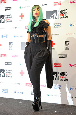 File:Jun23-MTV VMA Press.jpg