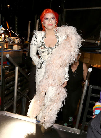 File:2-15-16 Backstage at 58th Grammy Awards in LA 004.jpg