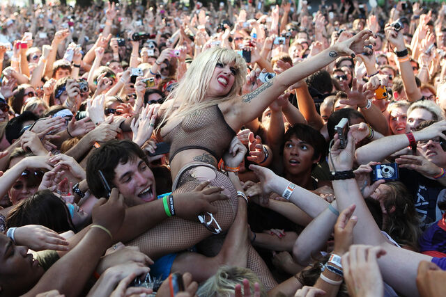 File:8-7-10 At Lollapalooza 002.jpg