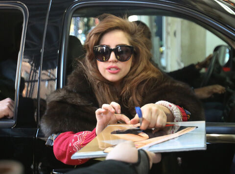File:12-14-12 Out in New York 001.jpg