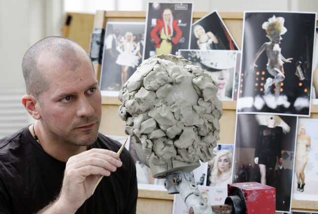 File:BRADY LADY GAGA TUSSAUDS 003.jpeg