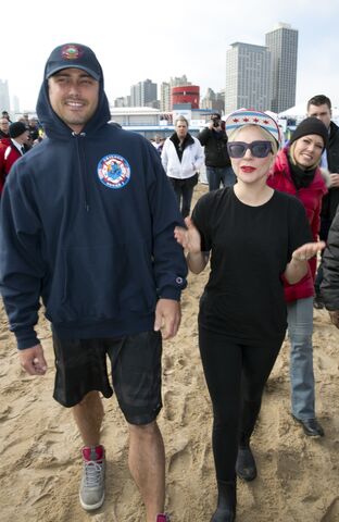 File:3-6-16 Arrival at Polar Plunch in Chicago 001.jpg