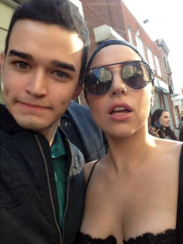 File:8-24-13 Leaving MTV rehearsal 005.png