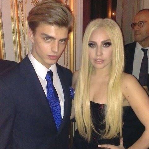 File:1-19-14 At Versace Fashion Show in Paris 006.jpg