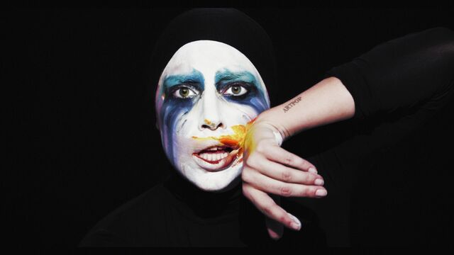 File:Applause Music Video 017.jpg