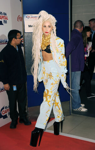File:12-8-13 Capital JBB red carpet 001.jpg