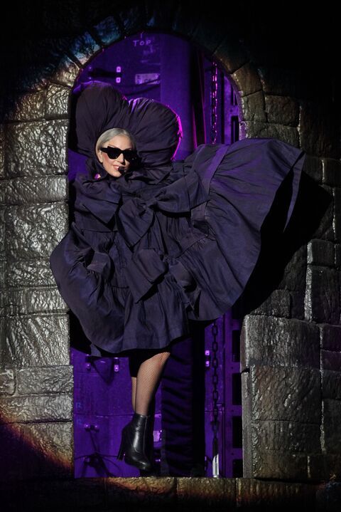 File:The Born This Way Ball Tour Fashion of His Love 007.jpg