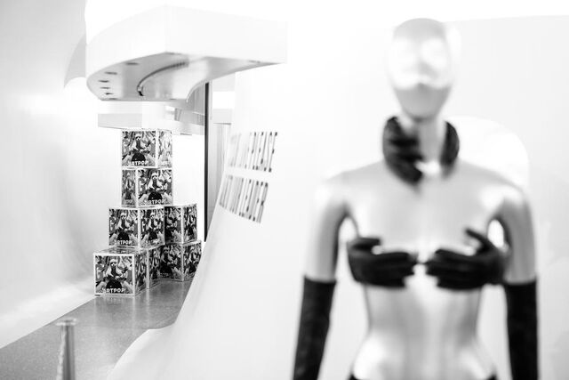File:ARTPOP POP UP 007.jpg