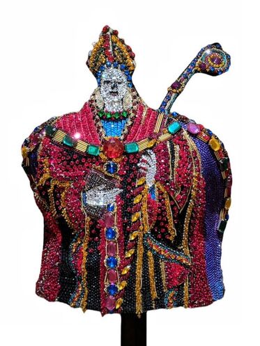 File:Gianni-versace-fall-1991-beaded-top-profile.jpg