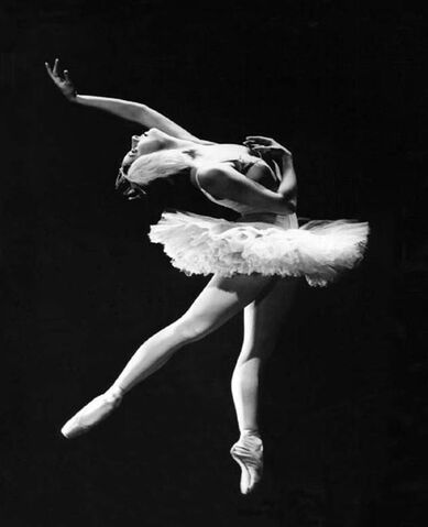 File:Ballet-BandW.jpg