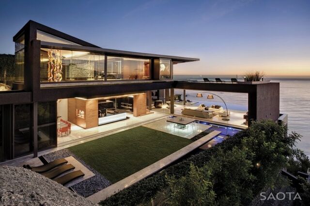 File:Magnificent-Vertically-Built-Architecture-with-Beautiful-Scenery-Views.jpg