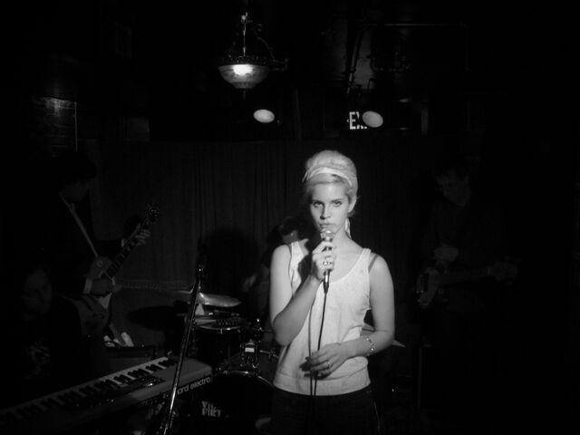 File:LizzyGrant NU3.jpg