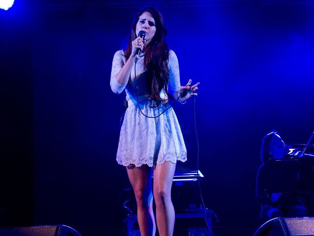File:Lana-del-rey-latitude-festival-2012-day-1-08.jpg
