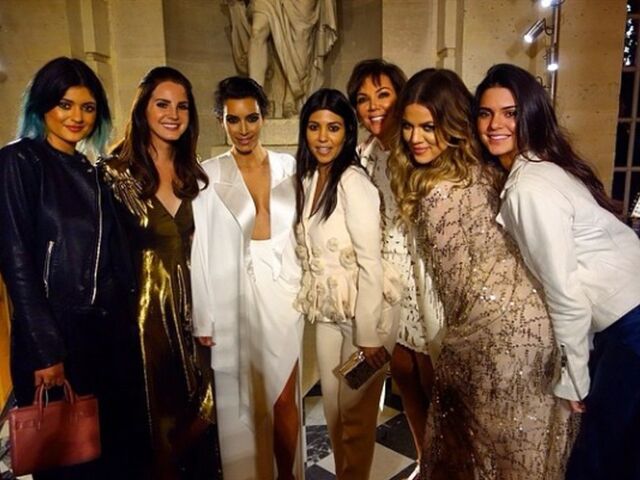 File:Kim-kardashian-familie-versaille.jpg