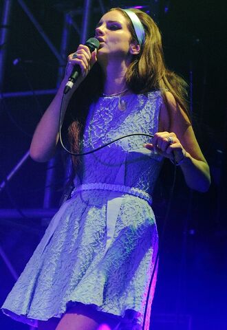 File:Lana-del-rey-spin-off-festival-14.jpg