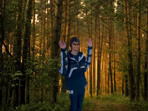 Ian arms up
