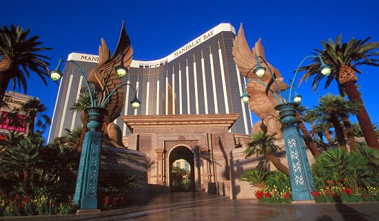 File:LV-MANDALAY BAY-02.jpg