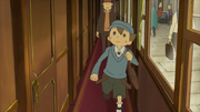 Layton und Luke betreten das Abteil.png