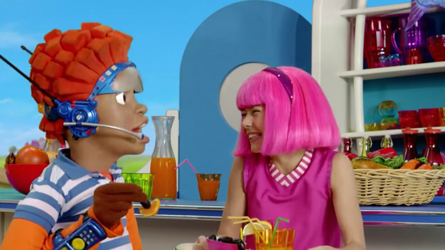 File:Nick Jr. LazyTown Pixel and Stephanie 12 - First Day of Summer.png
