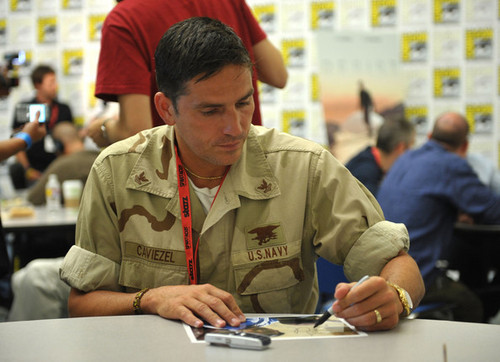 File:Jim Caviezel.jpg