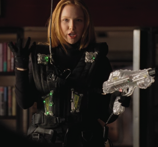 File:Molly C. Quinn.png