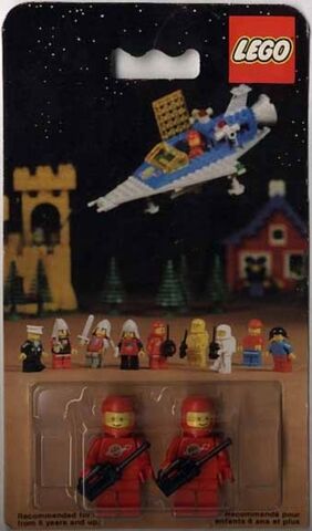 File:0012 Space Mini-Figures.jpg