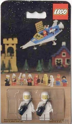 File:0013 Space Minifigures.jpg