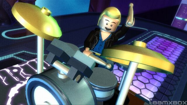 File:Queen-rockband-3.jpg