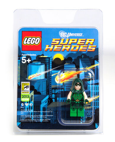 File:GreenArrowSDCC2013.jpg