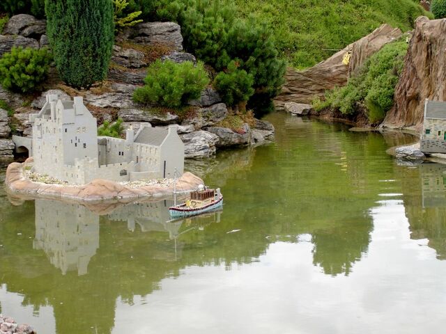 File:Lego Loch Ness 2.jpg