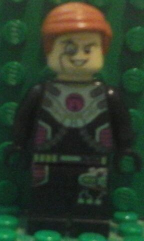File:David Criddle (Alien Costume).jpg